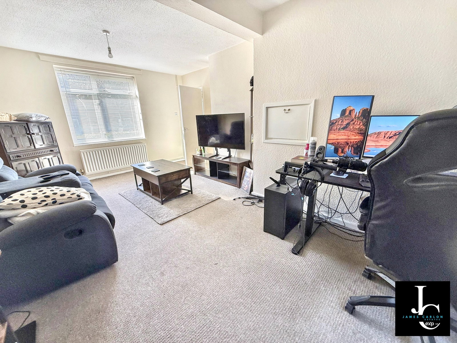 Semi Detached House in Telford