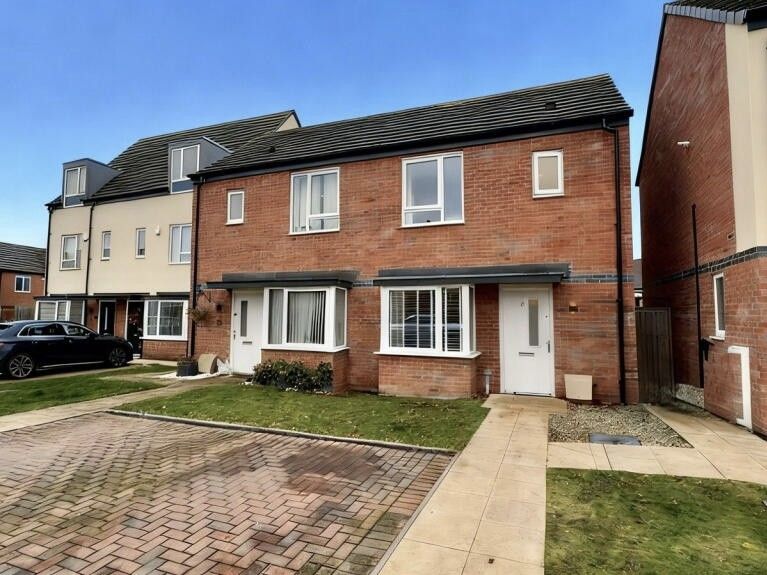 Semi Detached House in Tipton