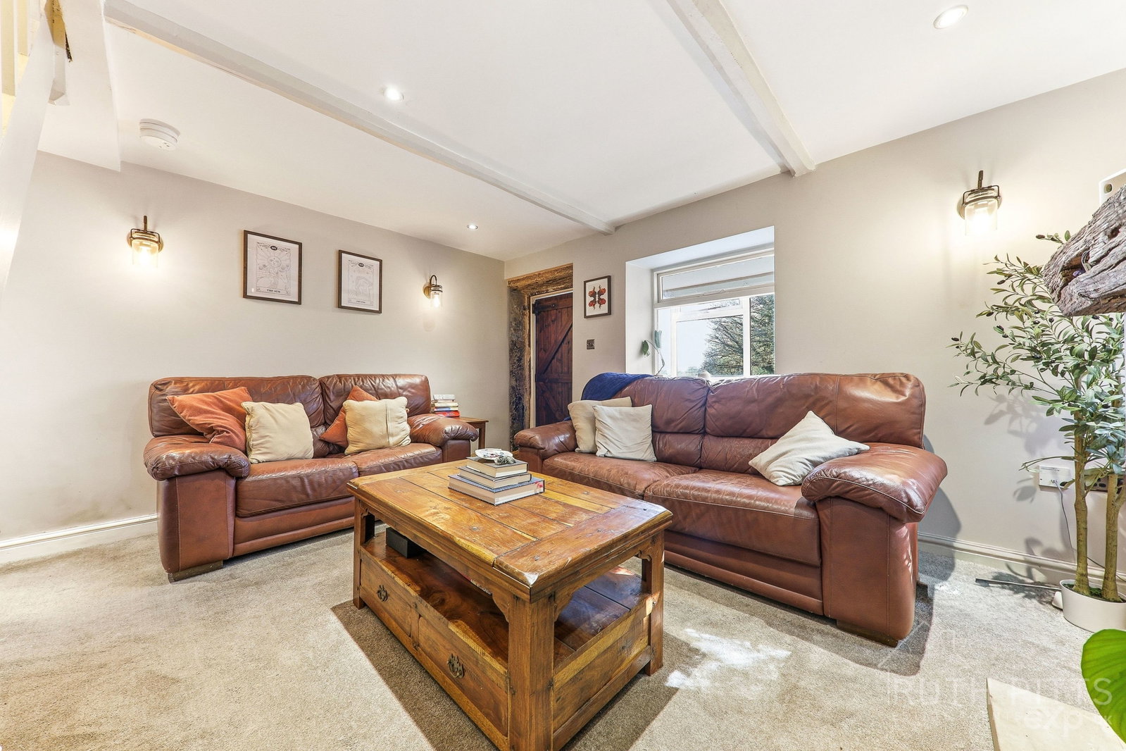 Semi Detached House in Wakefield