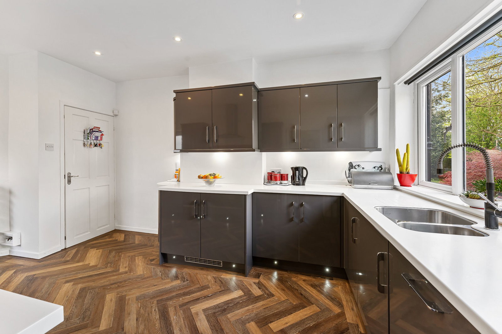Detached House for sale in Altrincham, Kenmore Drive, Timperley, Altrincham, WA15