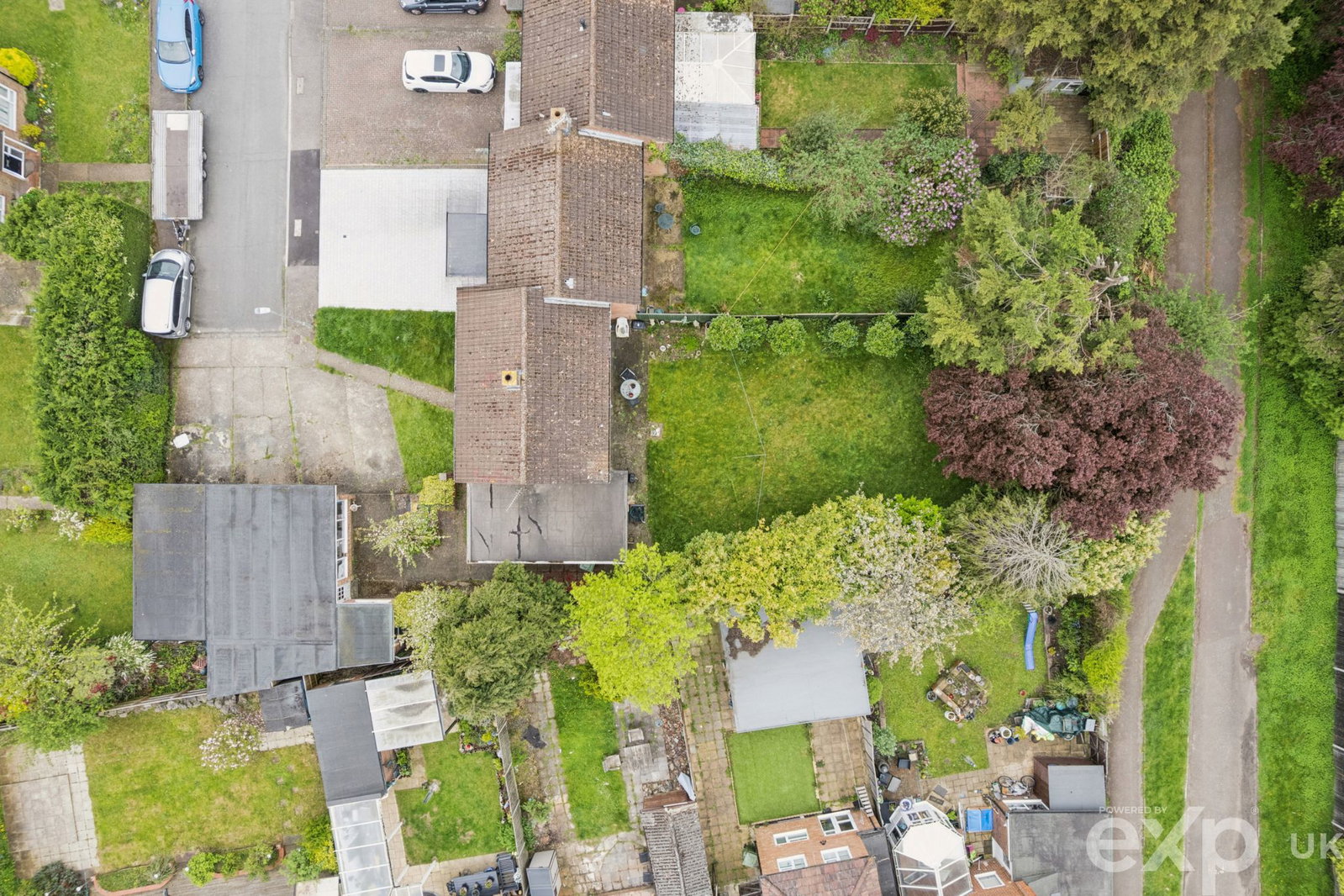 Semi Detached House in Borehamwood