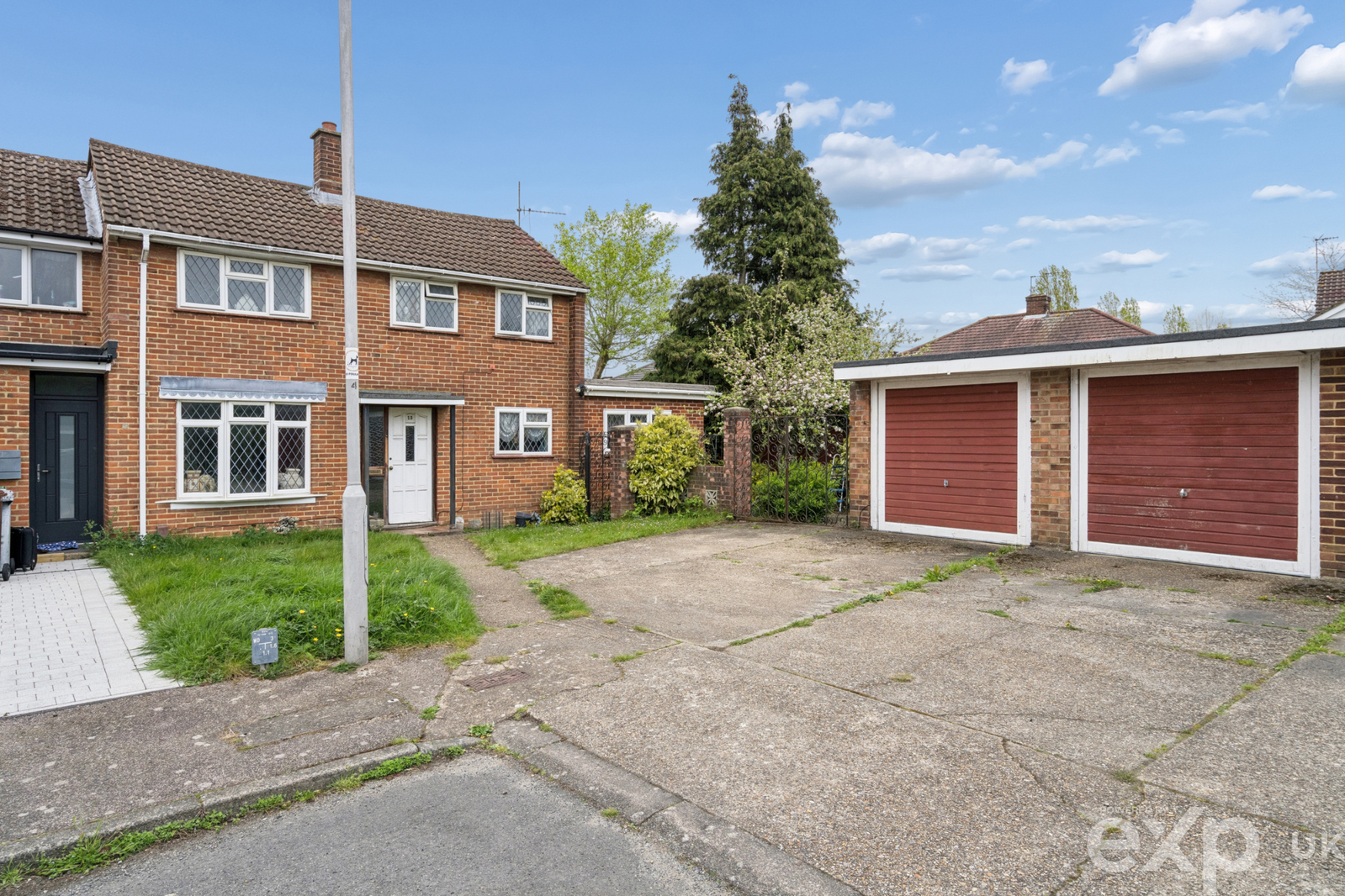 Semi Detached House in Borehamwood