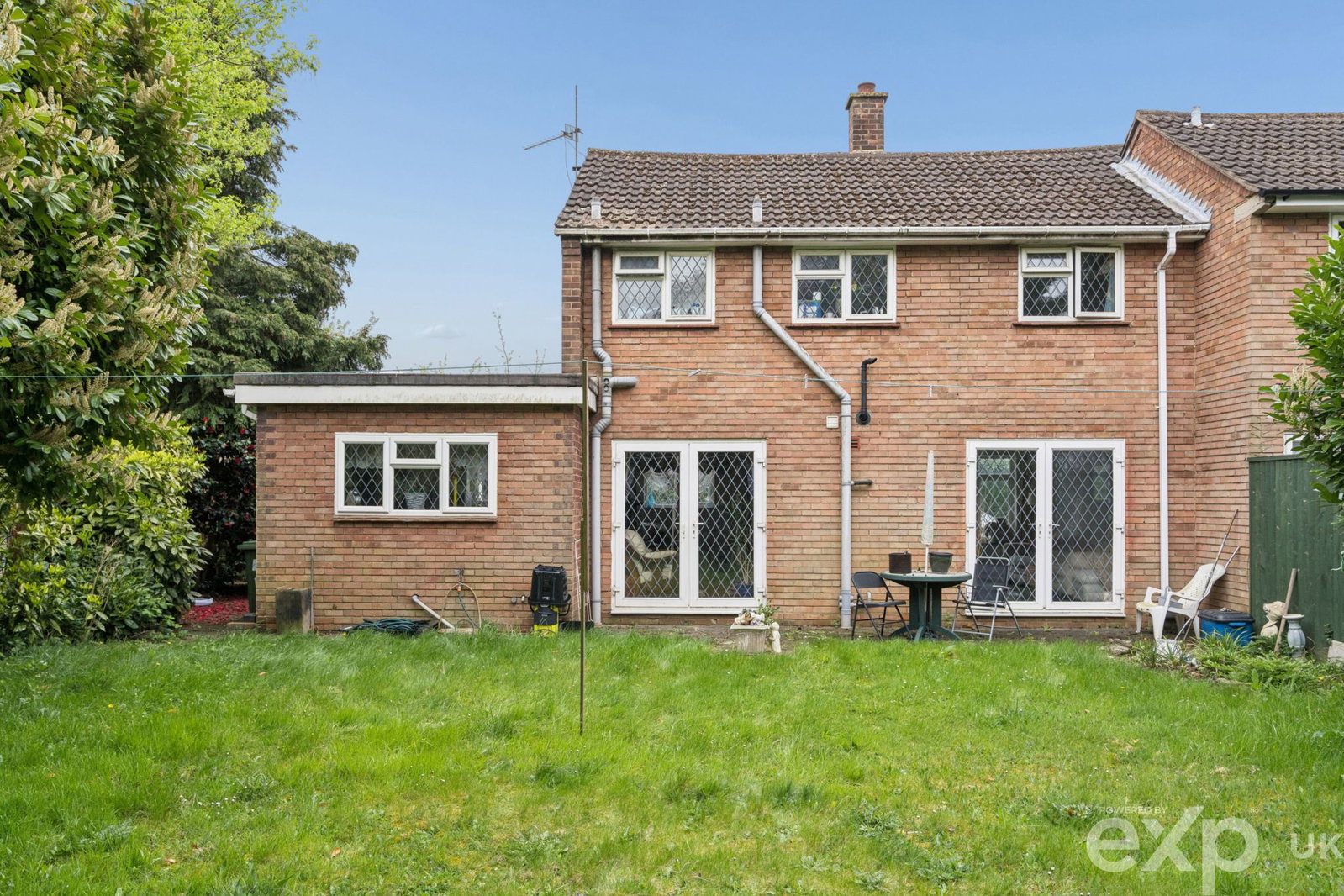 Semi Detached House in Borehamwood