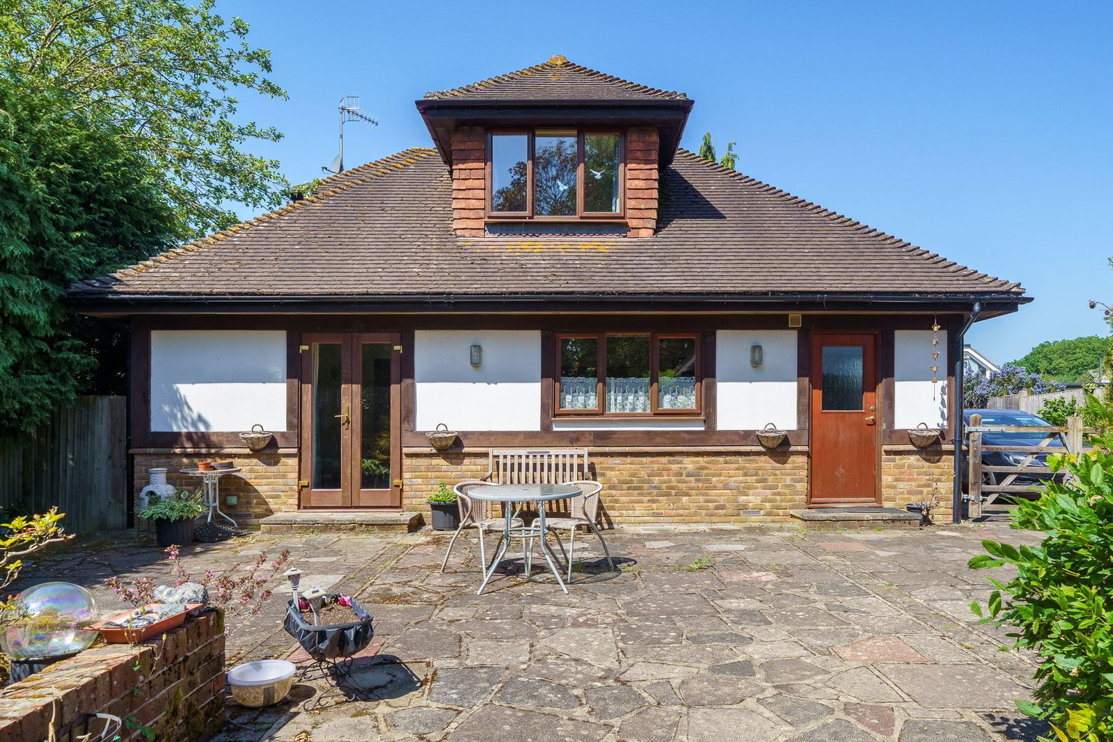 Detached House in Lingfield