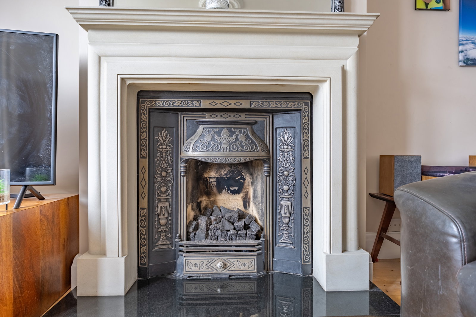 Semi Detached House for sale in Bristol, Bath Road & Annexe, Keynsham, Bristol, BS31 1TD, 2252 m²