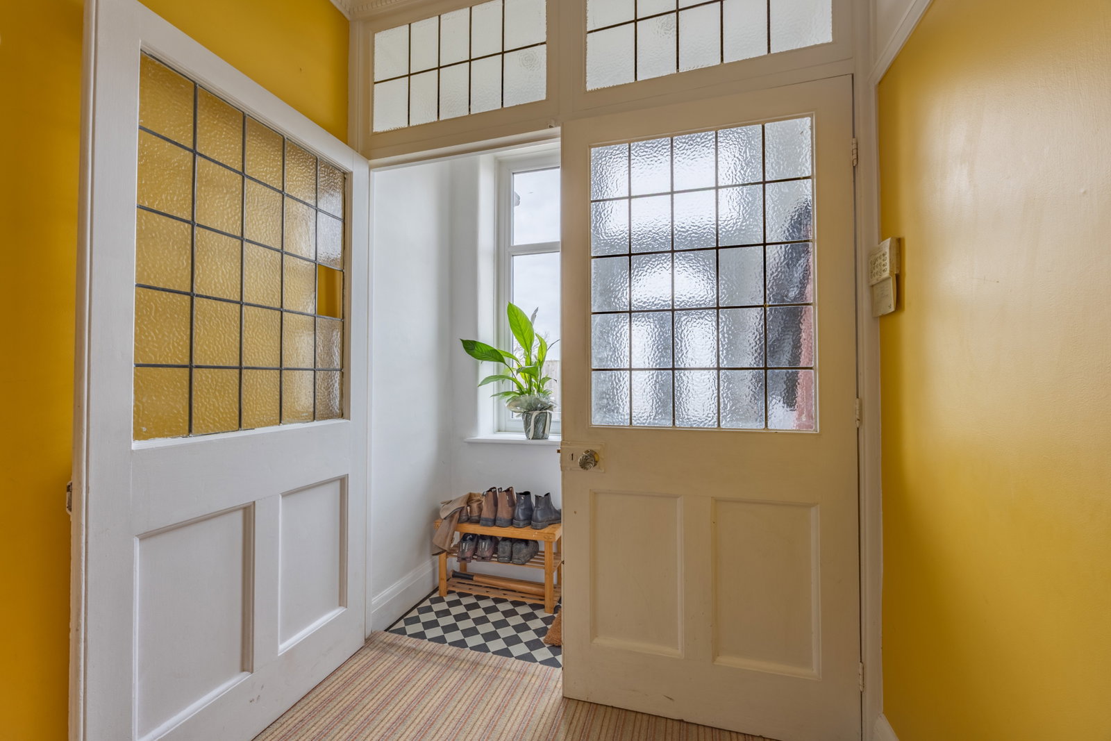 Semi Detached House for sale in Bristol, Bath Road & Annexe, Keynsham, Bristol, BS31 1TD, 2252 m²