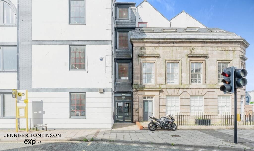 Flat in Birkenhead