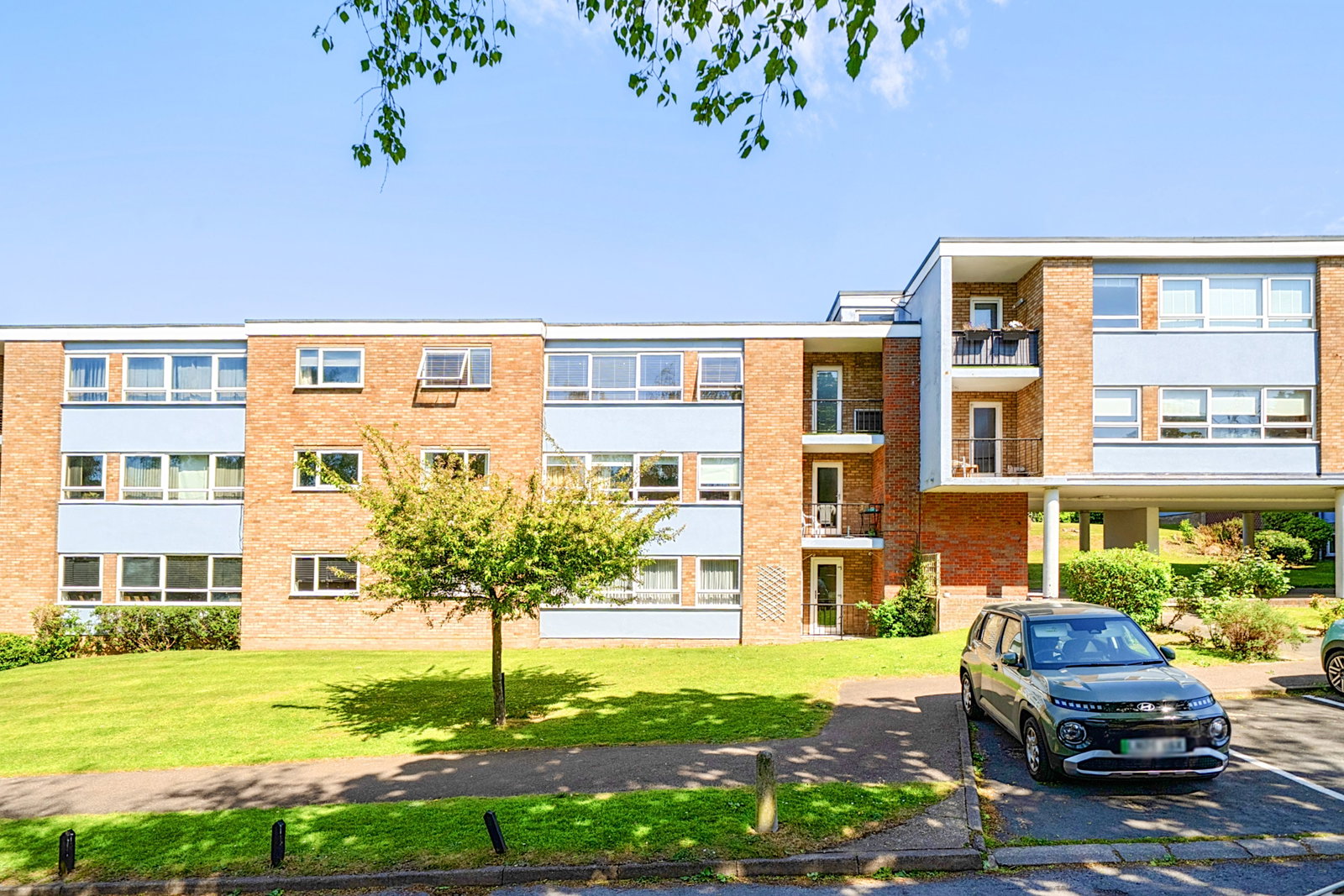 Flat in Bushey