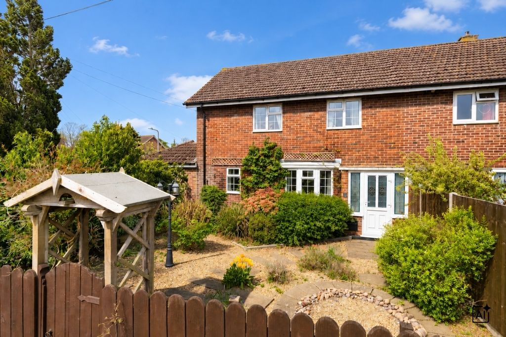 Semi Detached House in Aylesford