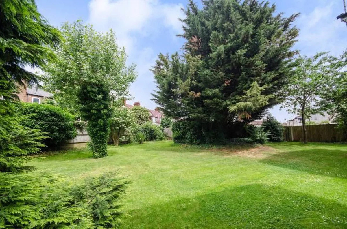 Flat in Harrow