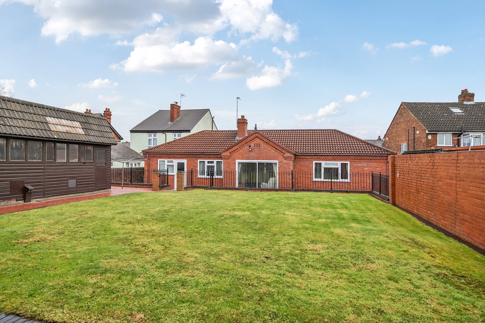 Bungalow in West Bromwich