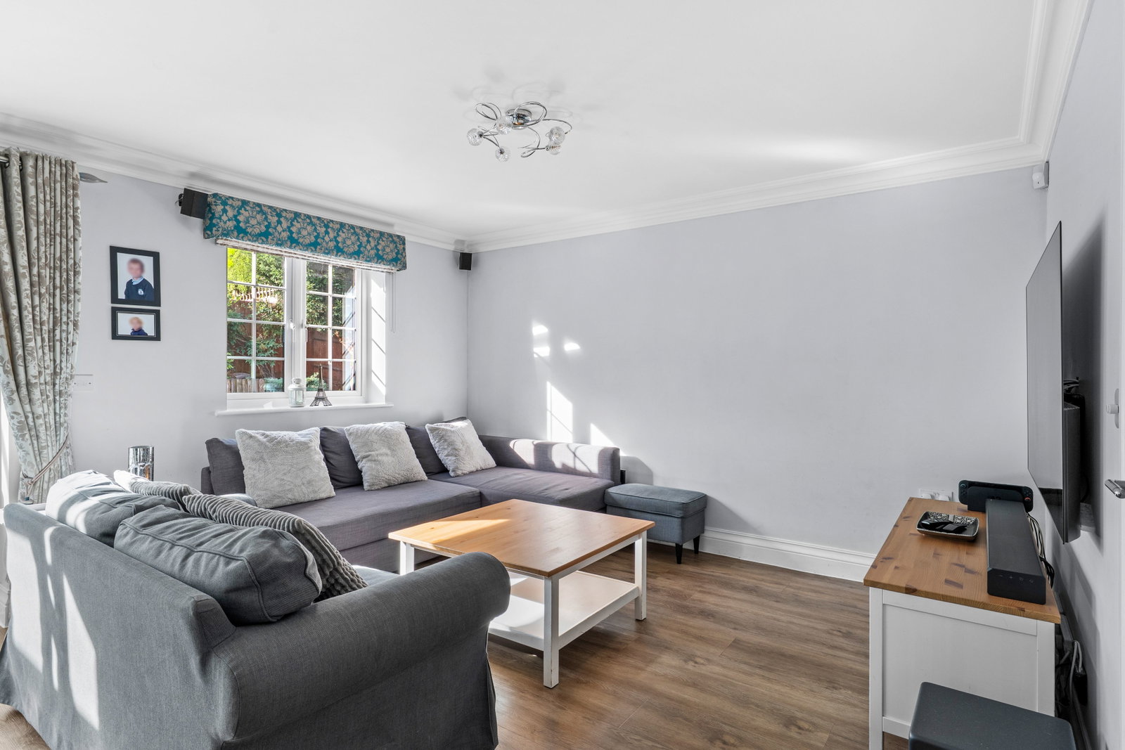 Detached House for sale in Tadworth, Anmer Close, Tadworth, Surrey, KT20 5FF, 1567 m²
