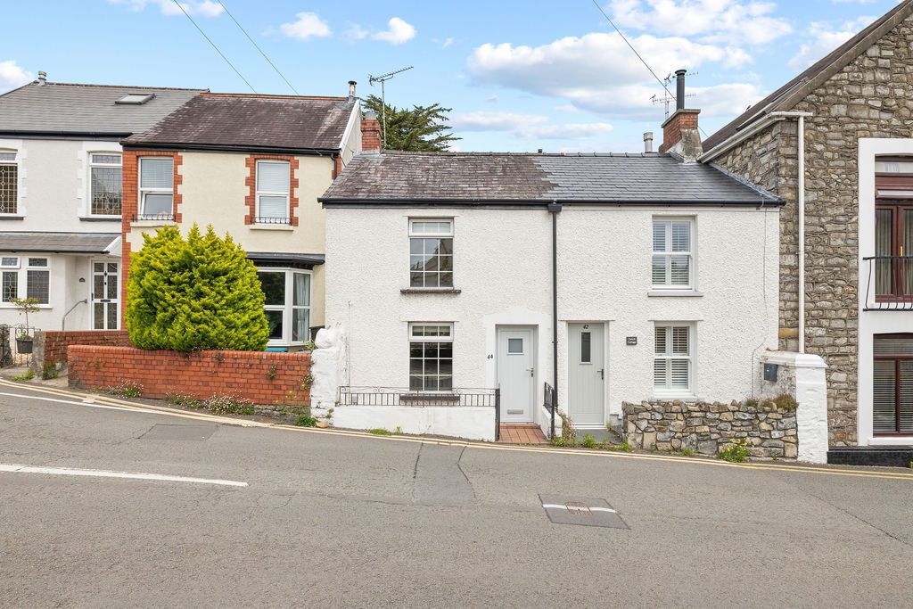 Semi Detached House in Swansea