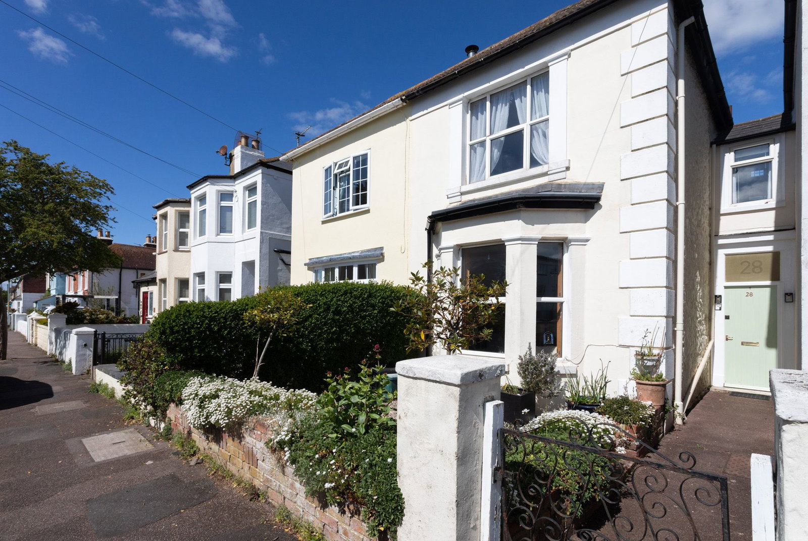Semi Detached House in Hythe