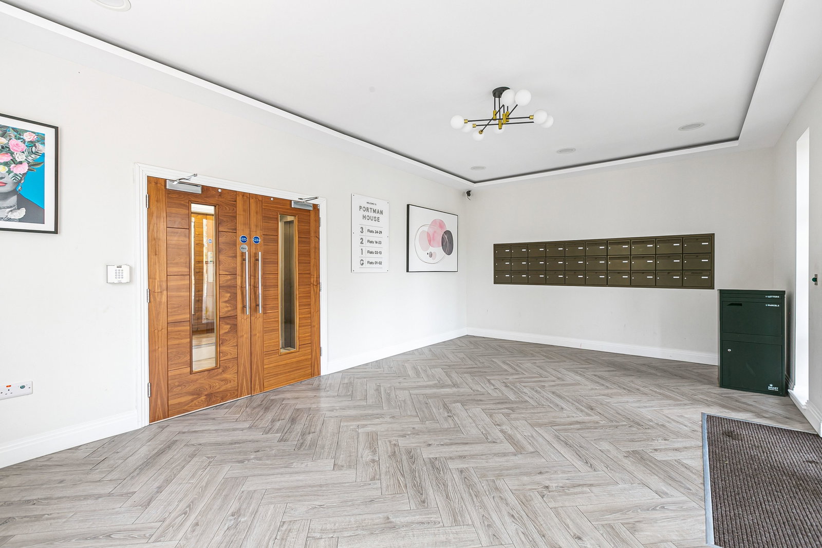 Apartment for sale in Chertsey, Guildford Road, Chertsey, Surrey, KT16 9AY, 391 m²