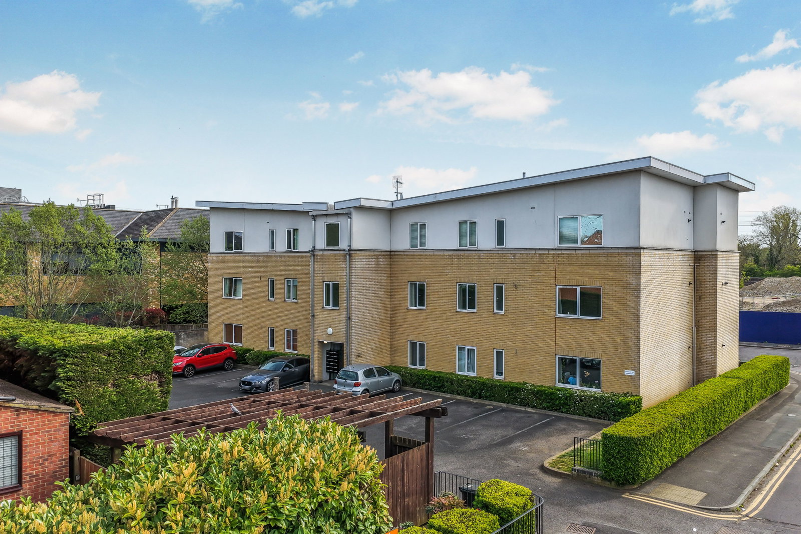 Flat in Addlestone