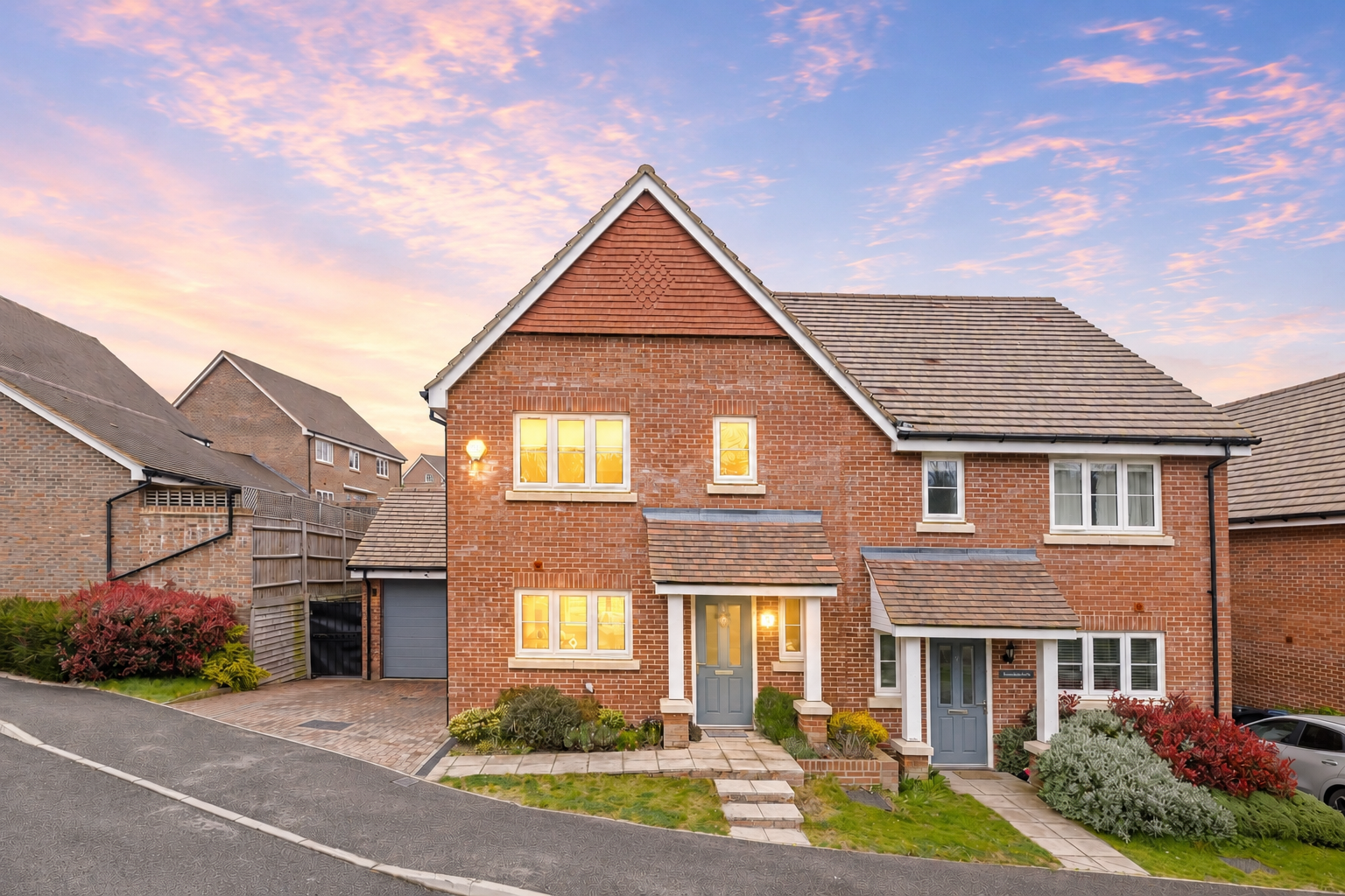 Semi Detached House in Haywards Heath 