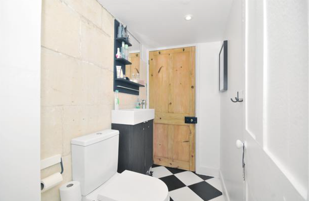 Flat in Bath