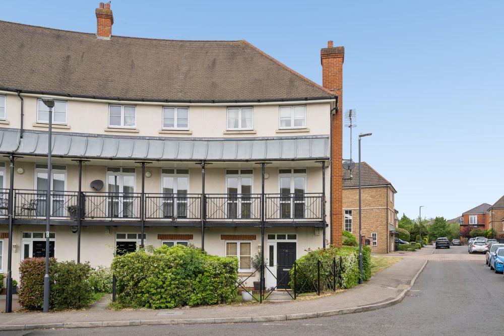 End Of Terrace House for sale in Stanmore, Lady Aylesford Avenue, Stanmore, HA7 4FH, 2437 m²