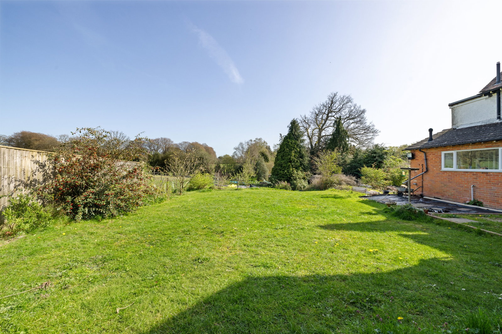 Semi Detached House in Hindhead
