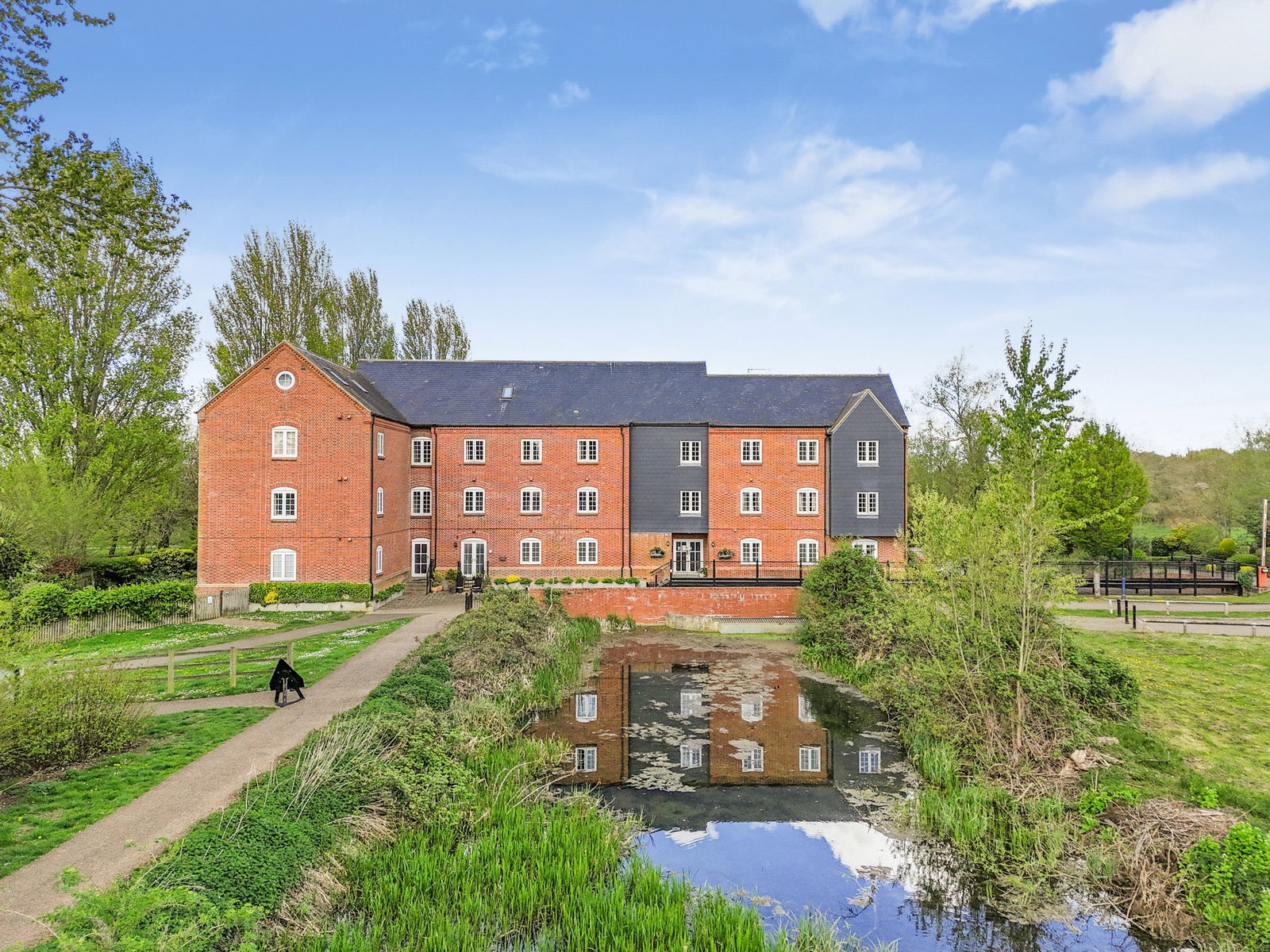 Apartment in Milton Keynes