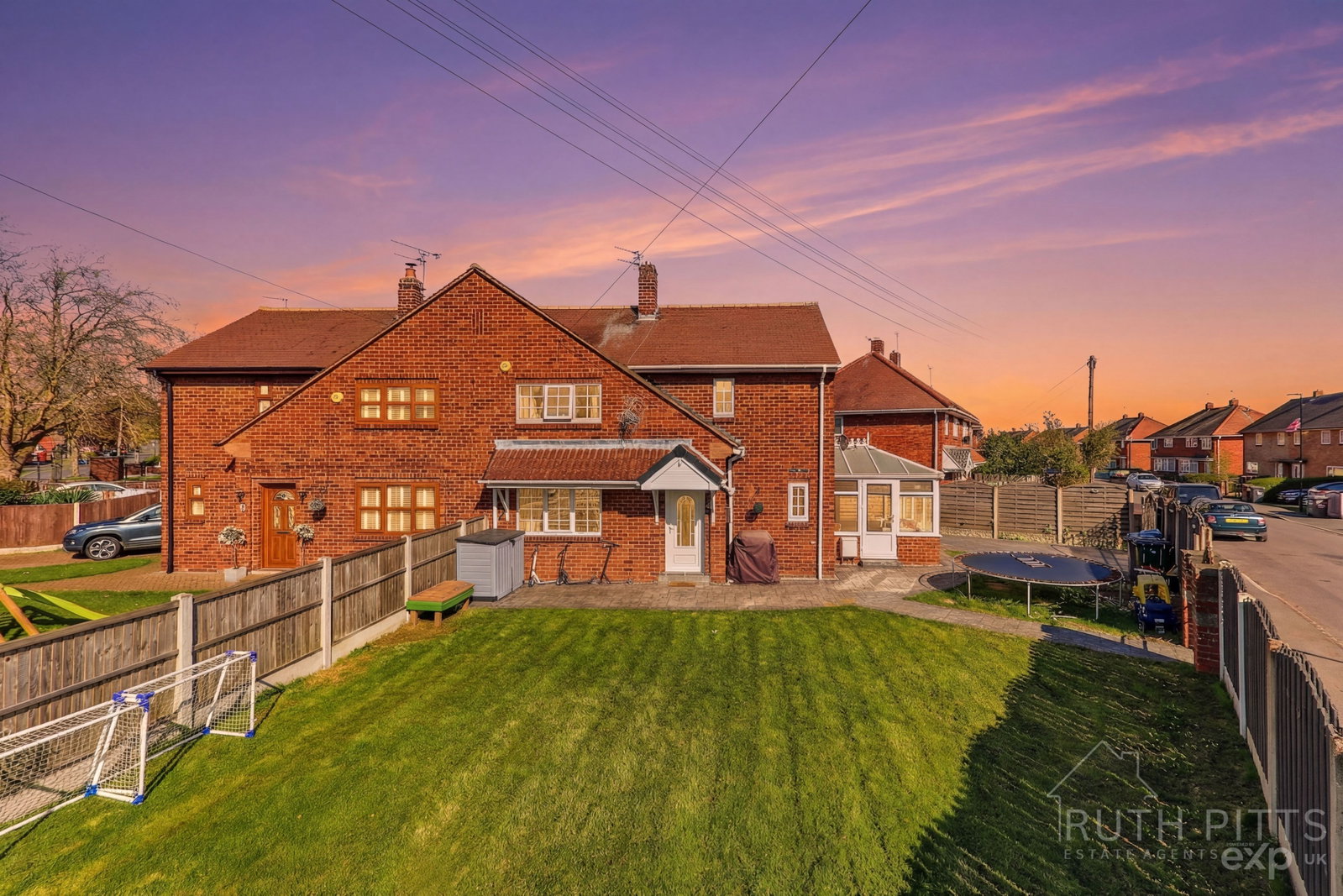 Semi Detached House in Doncaster