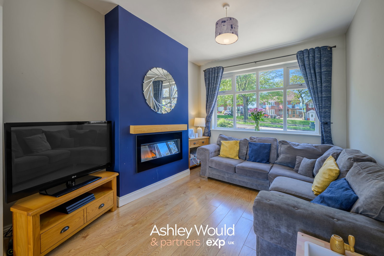 Semi Detached House in Oldbury