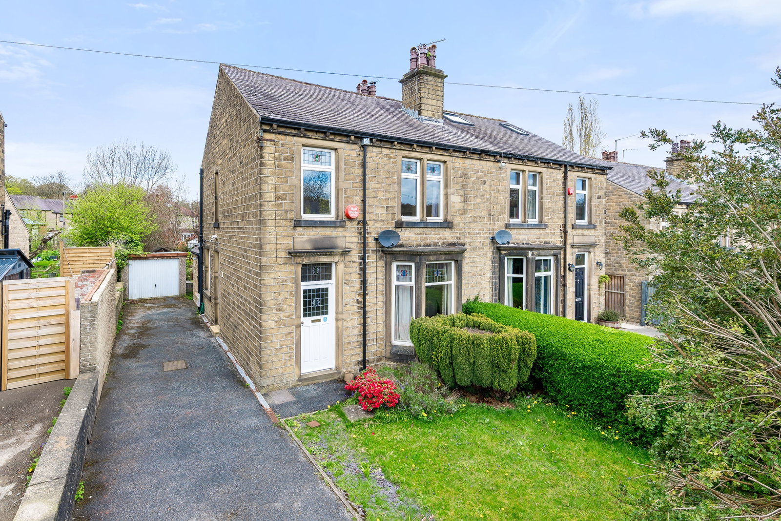 Semi Detached House in Huddersfield