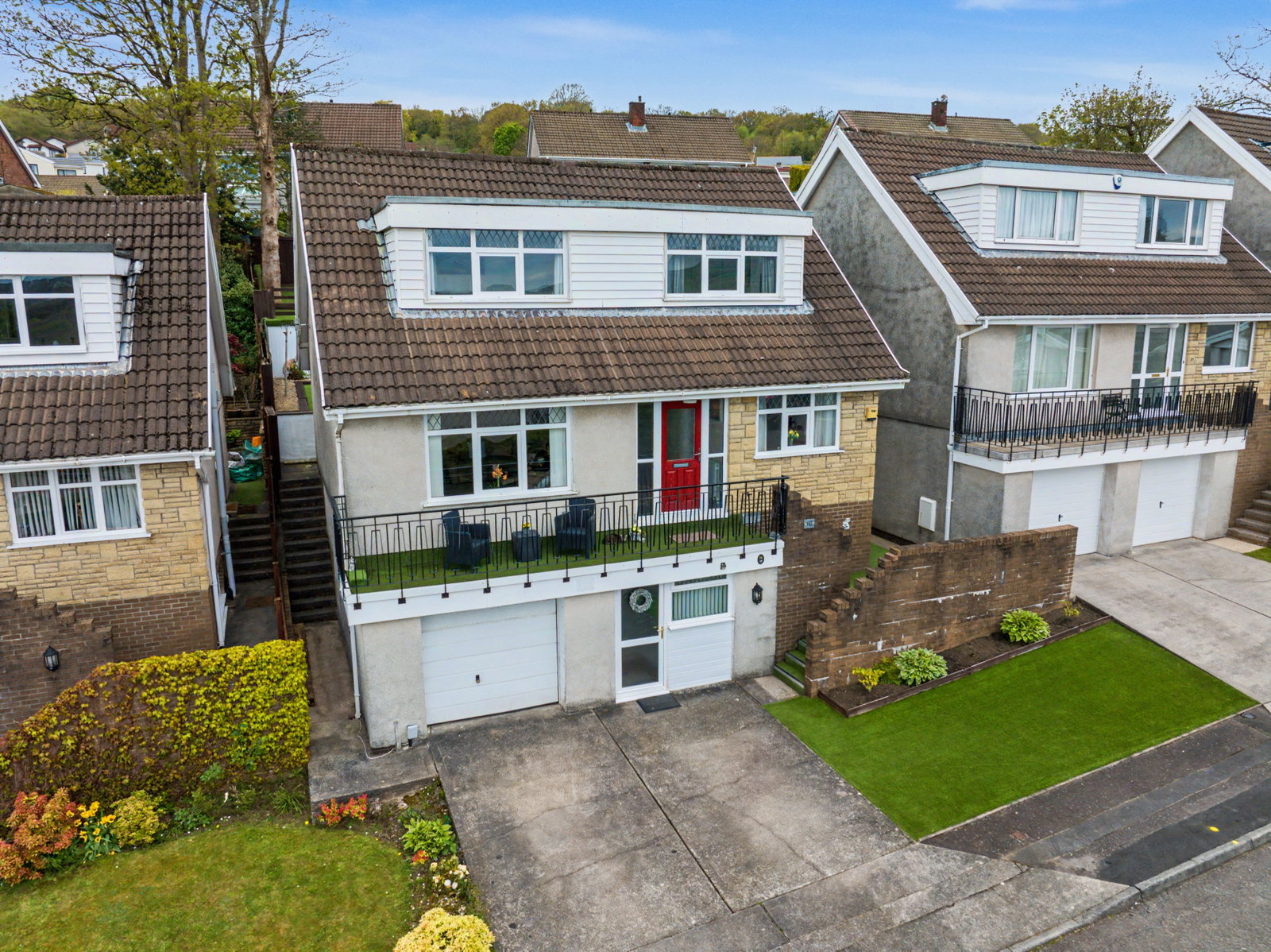 Detached House in Swansea