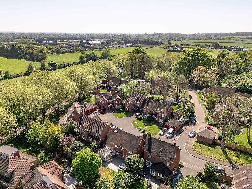 Detached House in Carshalton Beeches
