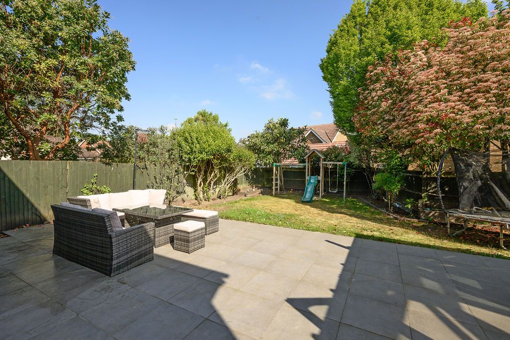 Detached House in Carshalton Beeches