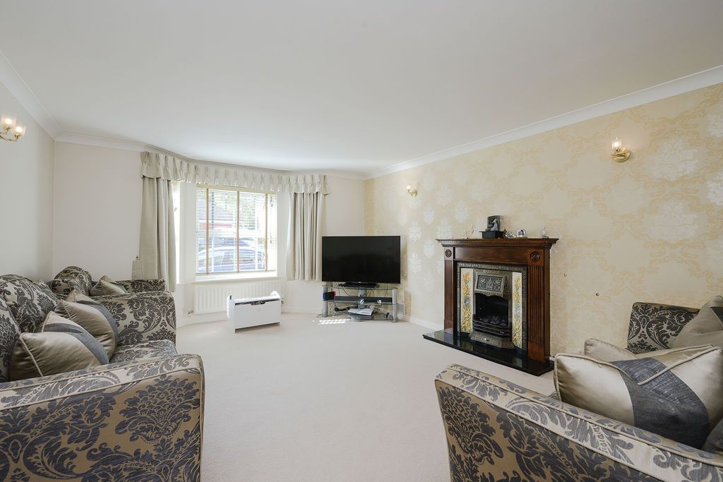 Detached House in Carshalton Beeches
