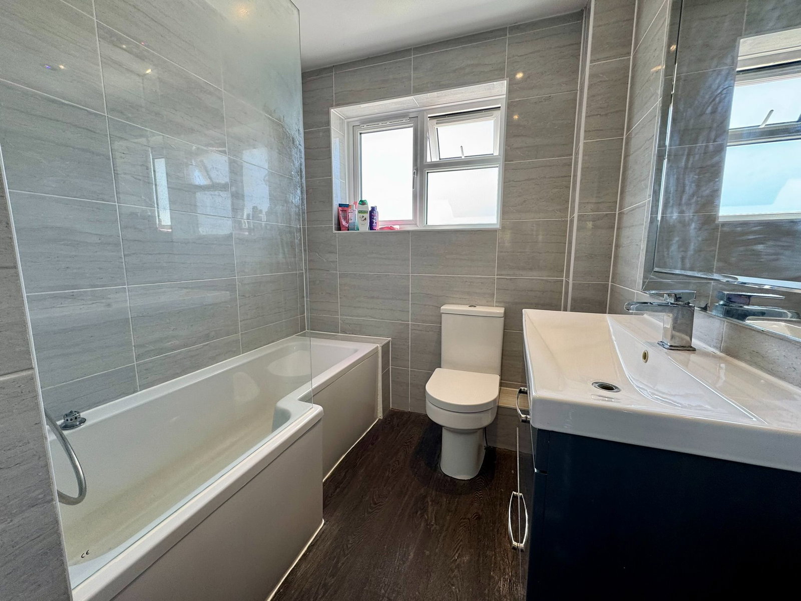 Semi Detached House in Ashford