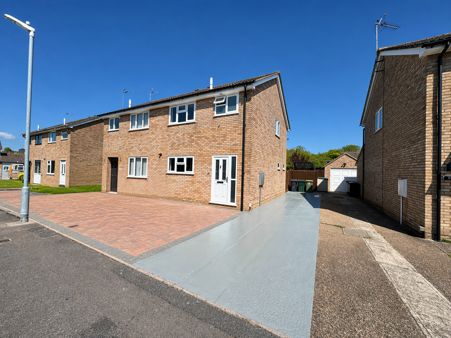 Semi Detached House in Ashford