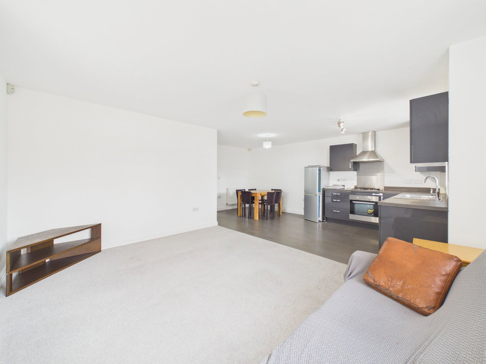 Flat for sale in Leicester, Charles Bennion Walk, LE4, 753 m²