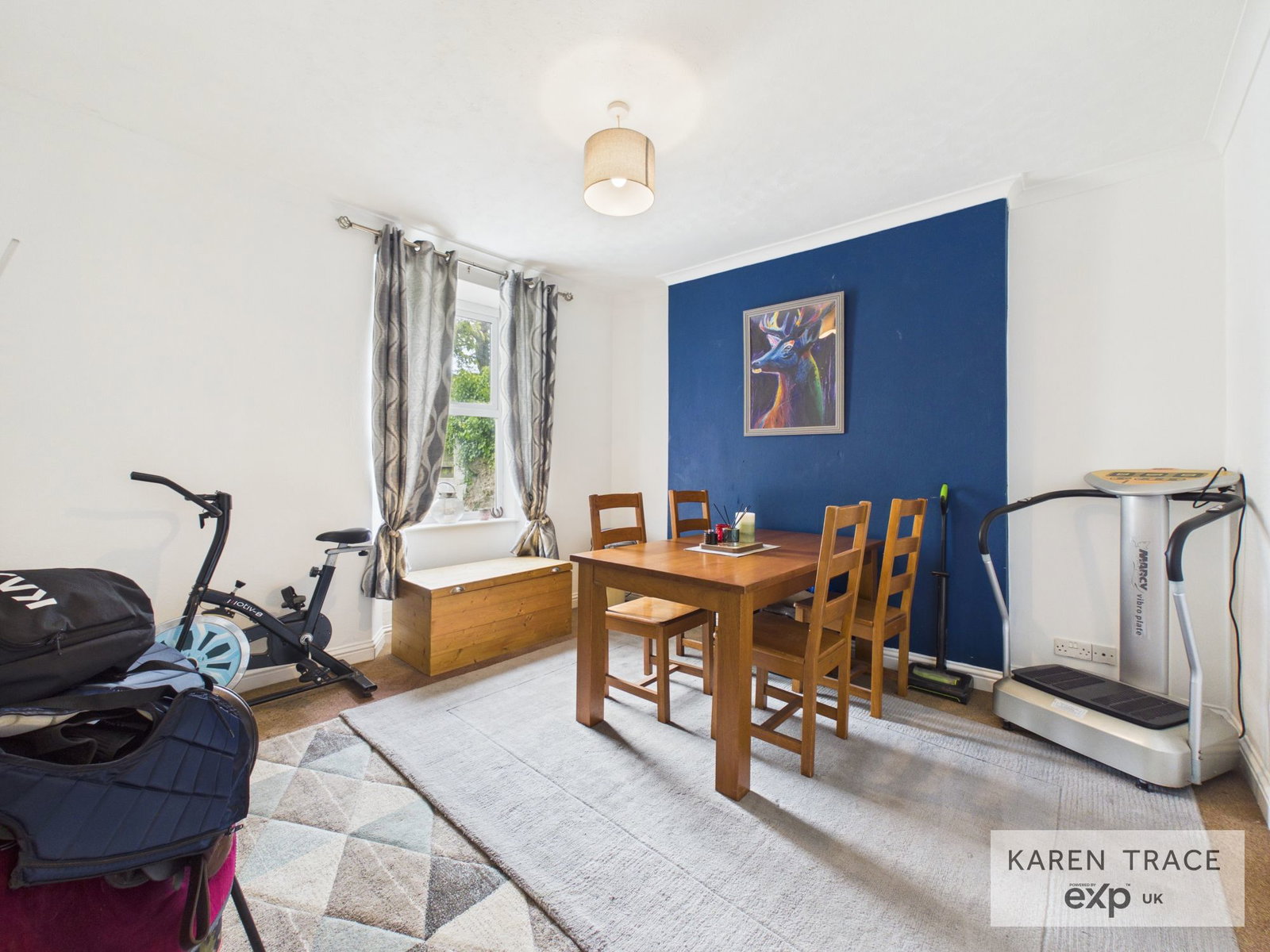 Semi Detached House in Par
