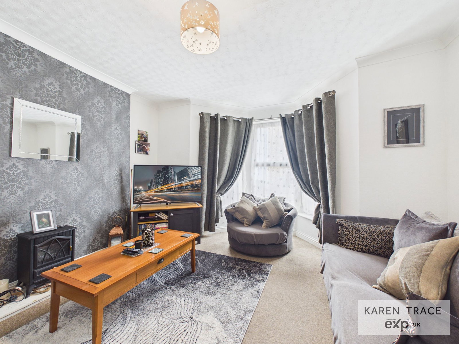 Semi Detached House in Par
