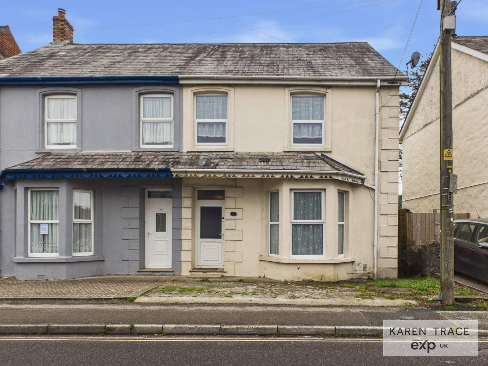 Semi Detached House in Par