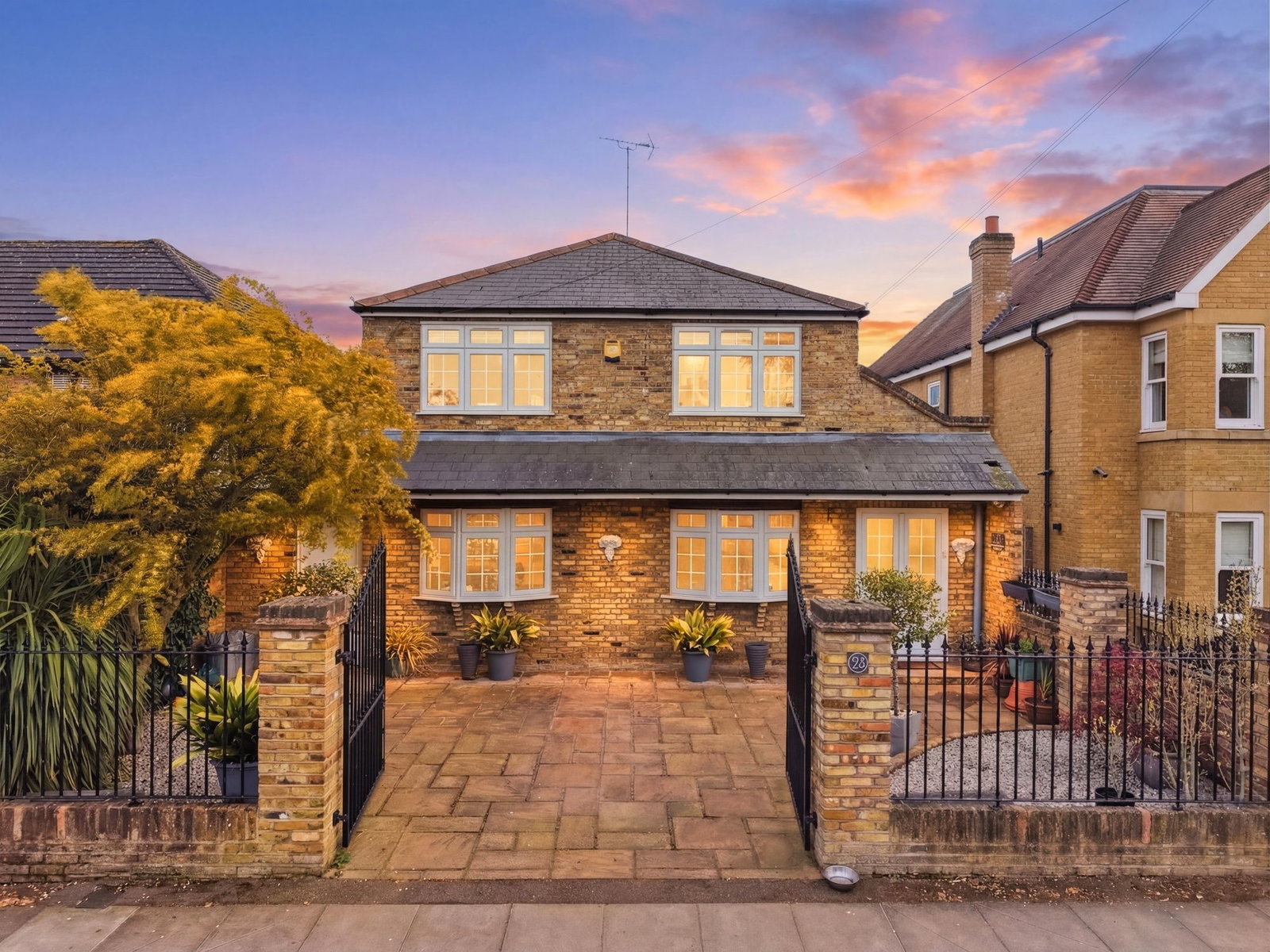 Detached House in Teddington