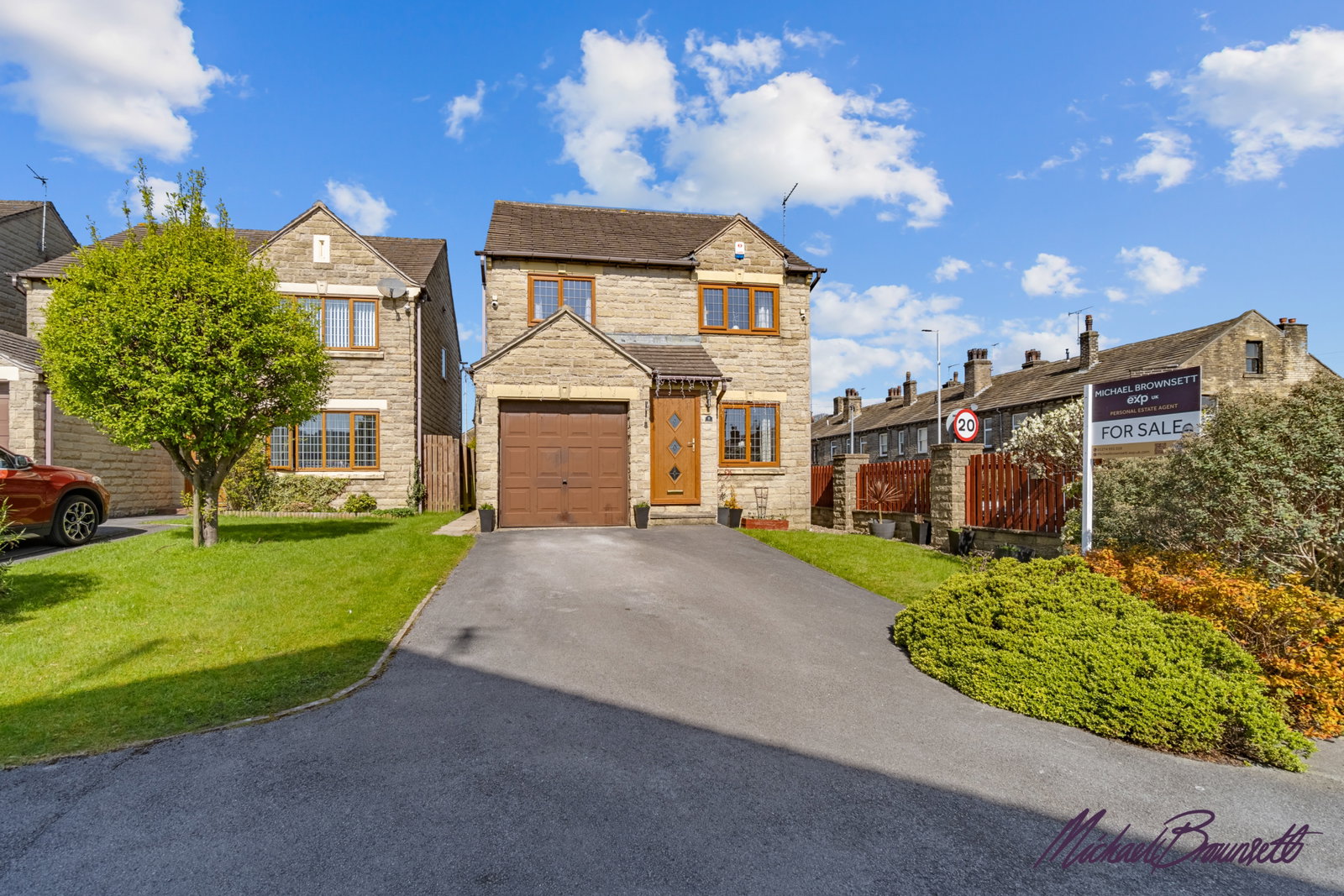 Detached House in Bradford