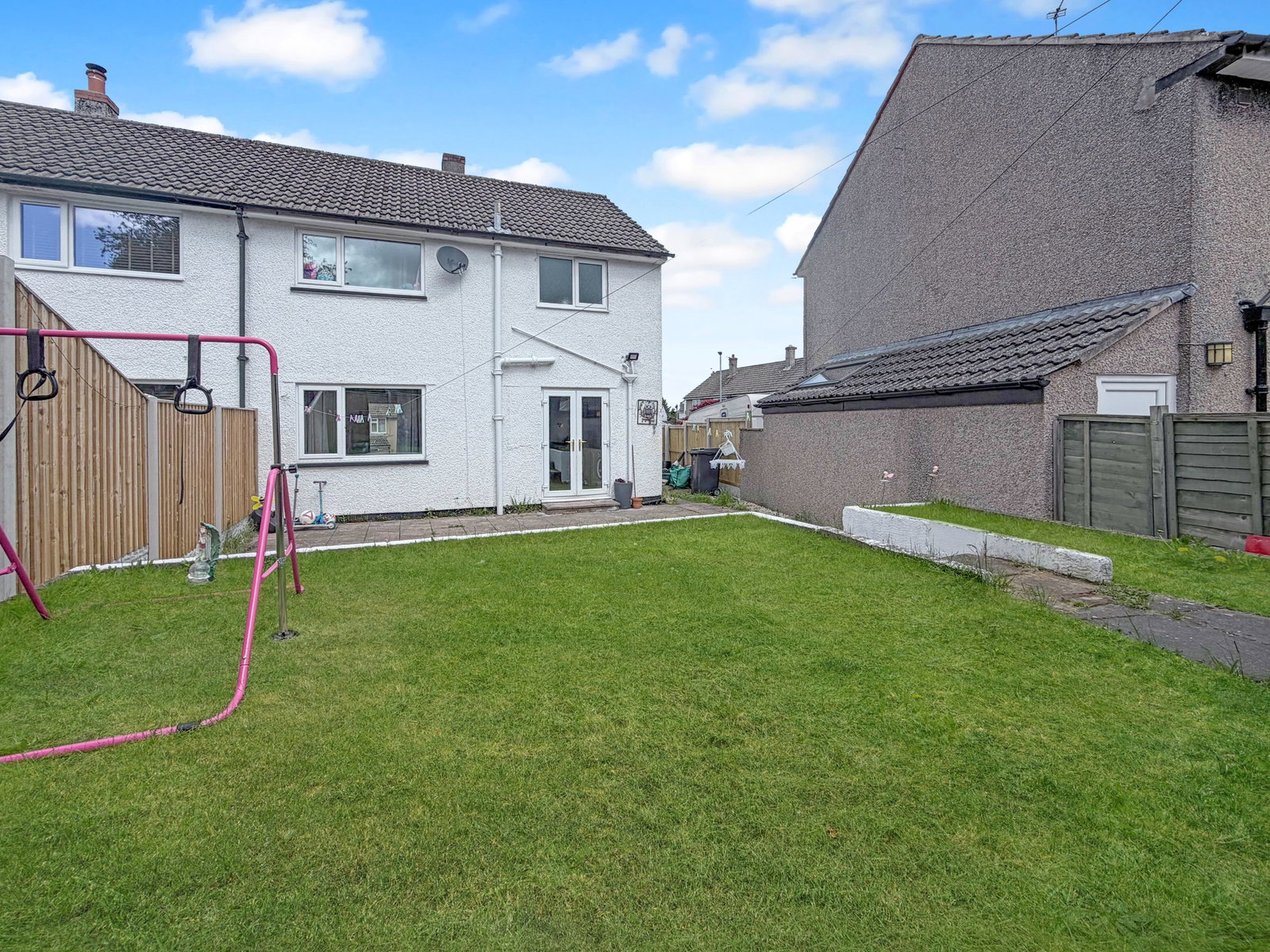 Semi Detached House in Brampton