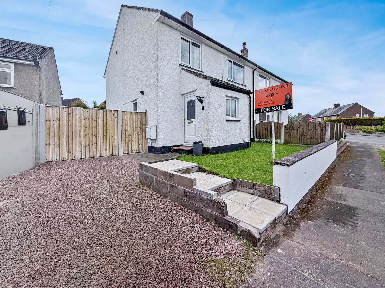 Semi Detached House in Brampton