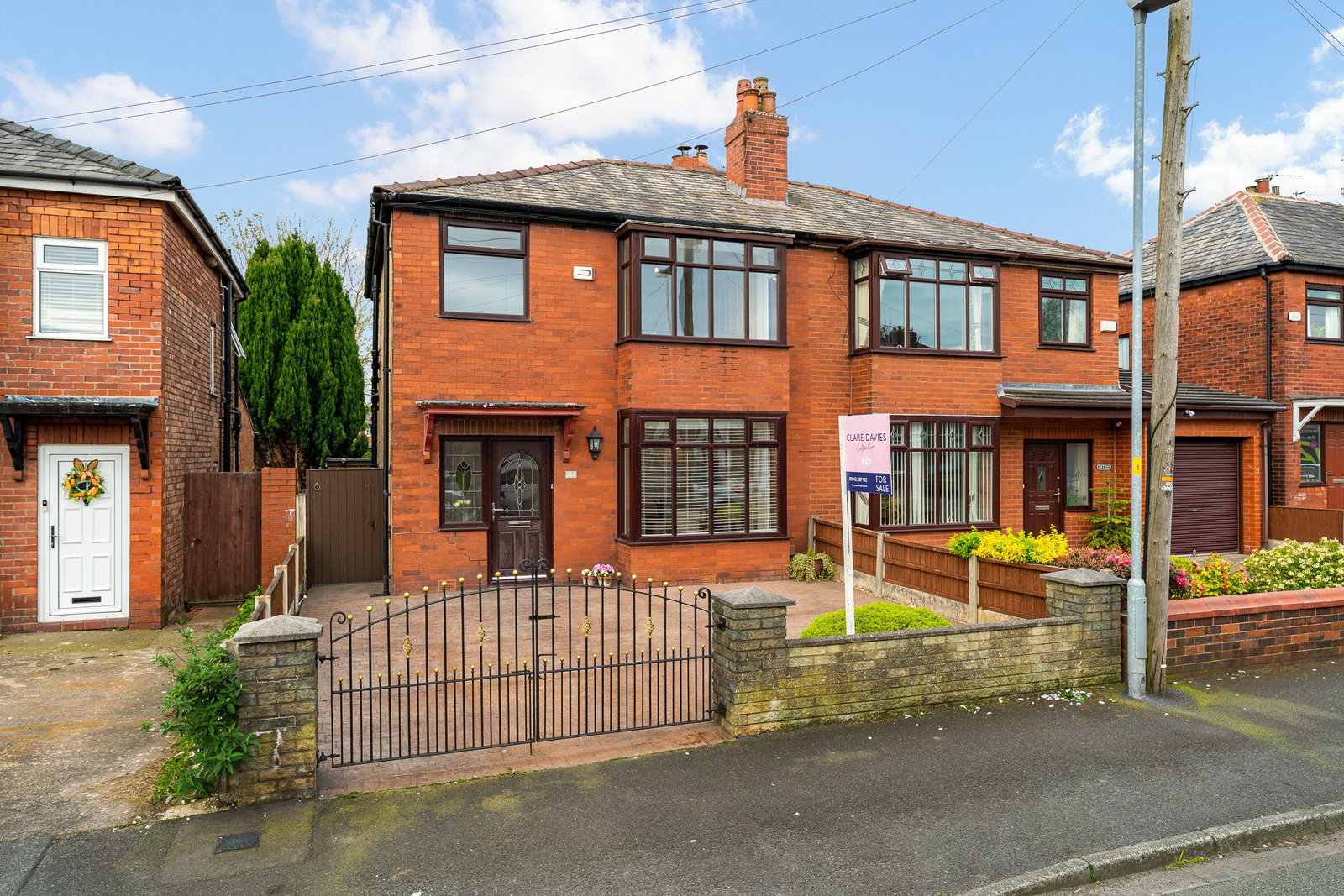 Semi Detached House in Leigh