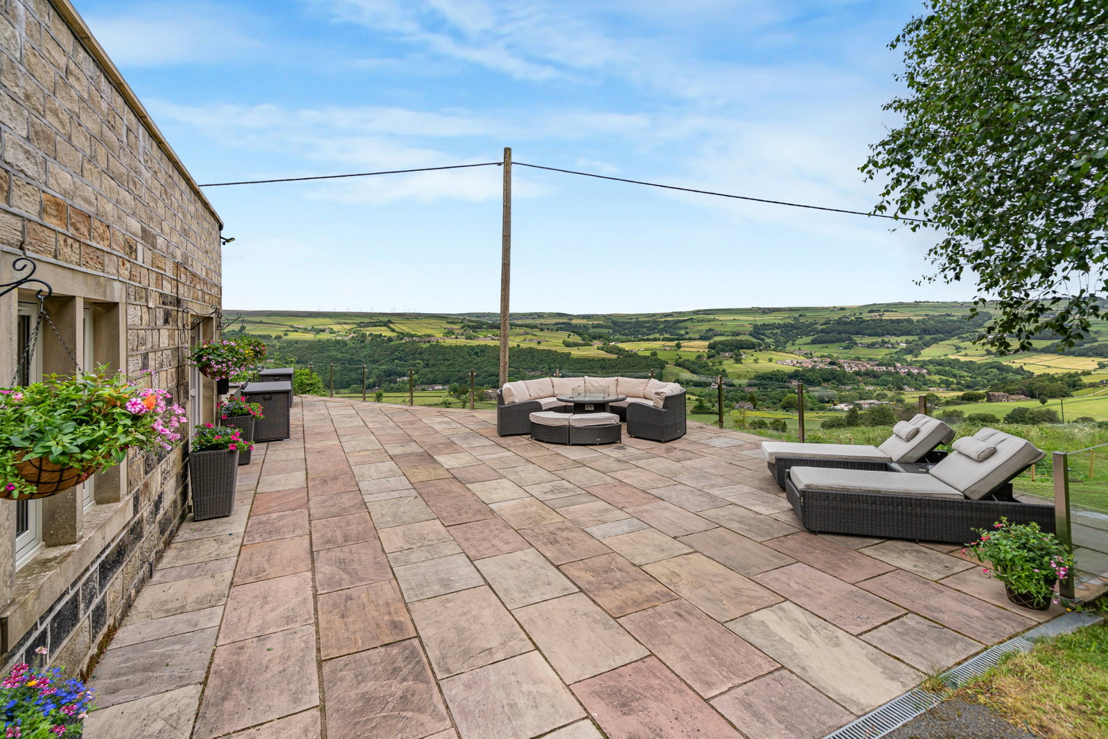 Semi Detached House in Halifax
