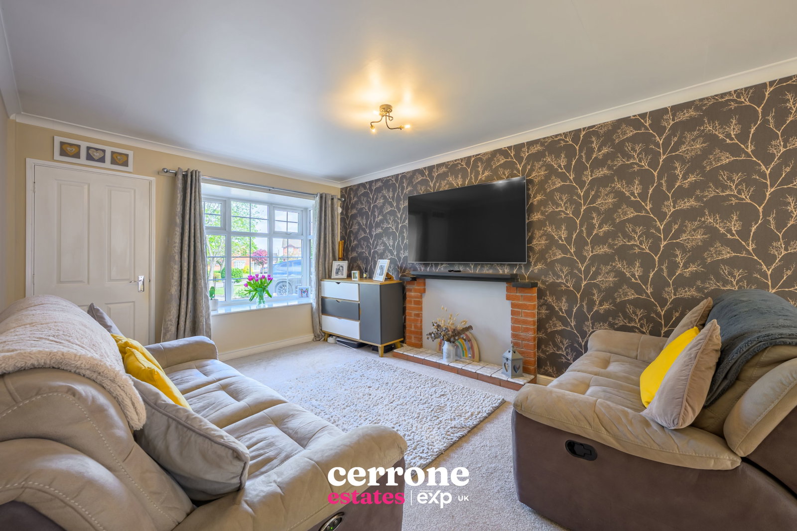Semi Detached House in Redditch