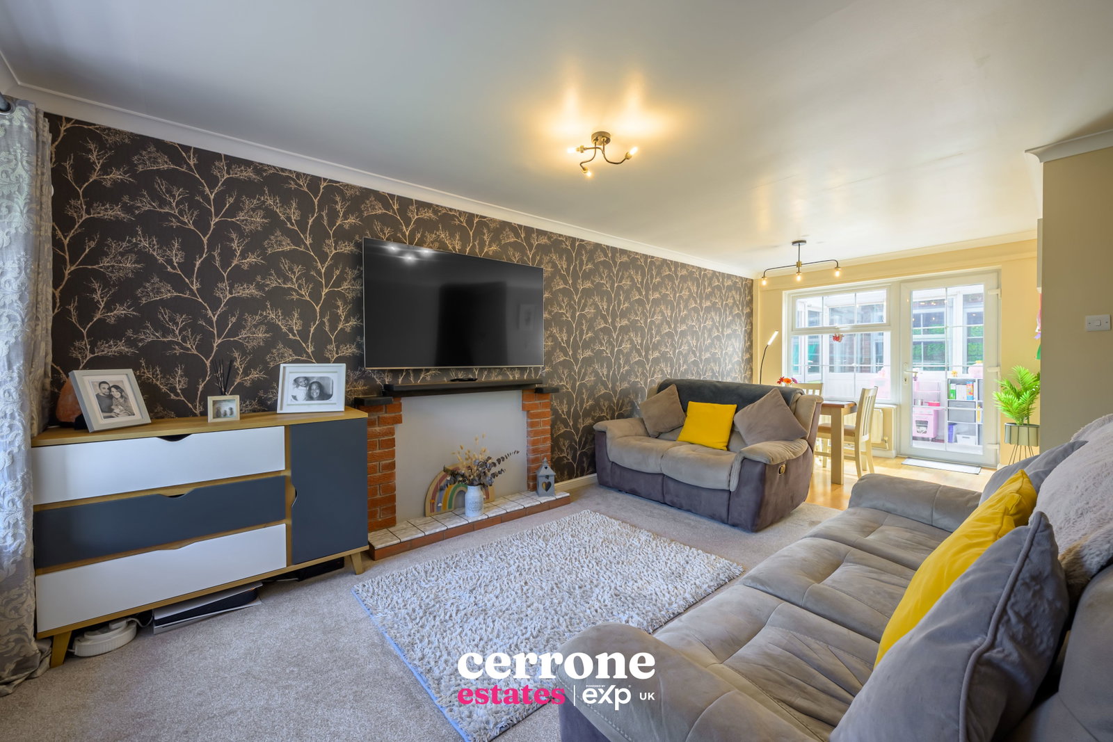 Semi Detached House in Redditch