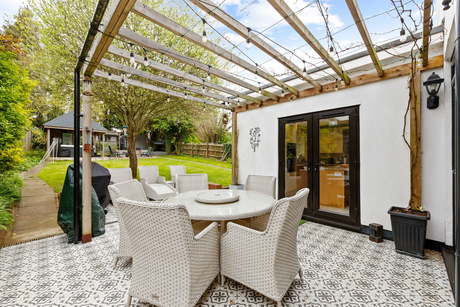 Detached House in South Croydon