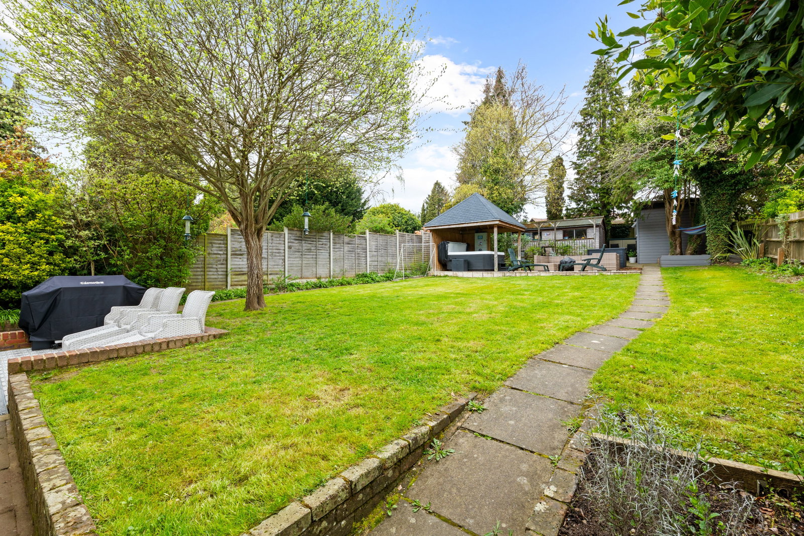 Detached House in South Croydon