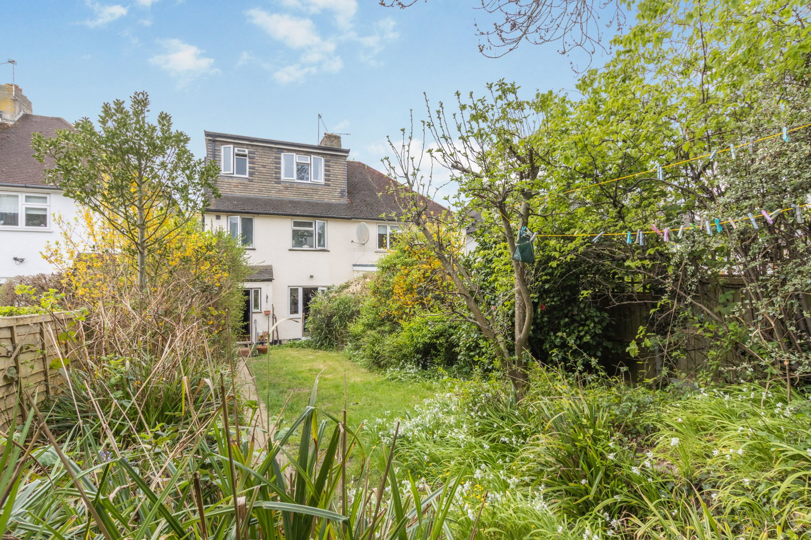 Semi Detached House in Barnet 2