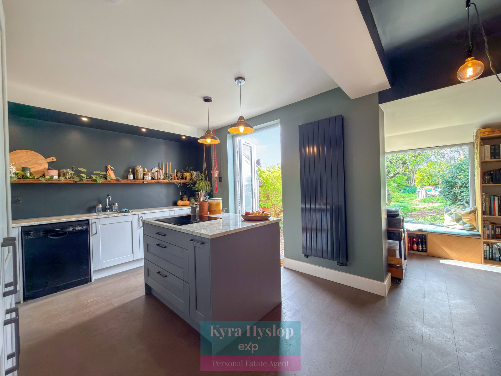 Semi Detached House in Exeter